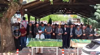 Çorum'da trafik kazasında hayatını kaybeden anne ve kızı son yolculuğuna uğurlandı