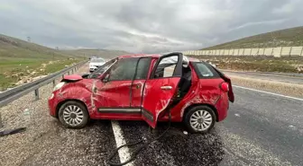 Sivas Gürün'de trafik kazası: 3 kişi yaralandı