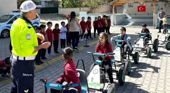 Kütahya'da İlk ve Ortaokul Öğrencilerine Trafik Eğitimi Verildi