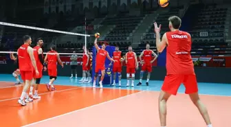 A Milli Erkek Voleybol Takımı, Milletler Ligi hazırlıklarına devam ediyor