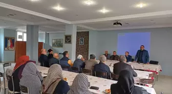 Bolu'da Hacca Gidecek Vatandaşlara Seminer Verildi