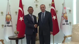 Cumhurbaşkanı Erdoğan ile CHP Genel Başkanı Özel'in görüşmesi başladı