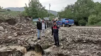 Elazığ'ın Baskil ilçesinde sağanak ve dolu zarara neden oldu