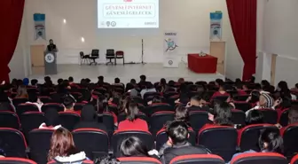 Erzincan'da Öğrencilere Güvenli İnternet Semineri