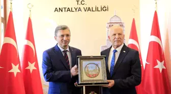 KKTC Meclis Başkanı Zorlu Töre, Antalya Valisi Hulusi Şahin'i ziyaret etti