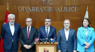 Milli Eğitim Bakanı Yusuf Tekin CHP'li milletvekillerinin yürüyüşünü değerlendirdi