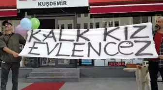 Lösemi Hastasına Hastanede Sürpriz Evlilik Teklifi