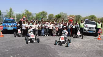 Muş'ta Jandarma Ekipleri Öğrencilere Trafik Eğitimi Verdi