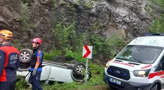 Karabük'te Otomobil Takla Attı: 2 Kişi Yaralandı