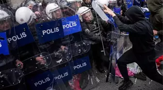 İstanbul'daki 1 Mayıs gösterilerinde polise saldıran 52 şüpheliye tutuklama talebi