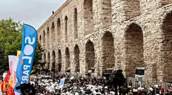 Taksim'de 1 Mayıs kutlaması için gözaltına alınanlar adliyeye sevk edildi