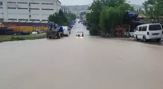 Bilecik'te Şiddetli Sağanak Hayatı Olumsuz Etkiledi