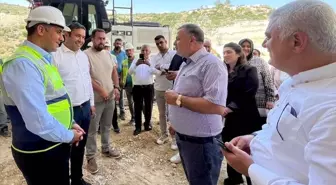 AK Parti Mersin Milletvekili Ali Kıratı, Çeşmeli-Erdemli-Silifke-Taşucu Otoyol Projesi'nde çalışmaların devam ettiğini belirtti