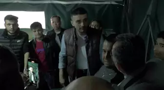 CZN Burak, Yürüyen Adam'ın Taziyesine Katıldı