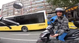 Kabataş'ta Kadın Sürücü, Motosikletli Oğluna Arkadan Çarptı