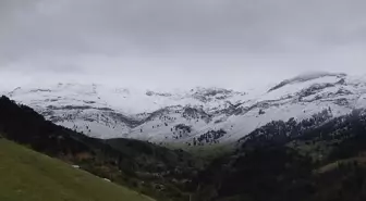 Kahramanmaraş'ta Hava Sıcaklığı Düşerek Kar Yağışı Etkili Oldu