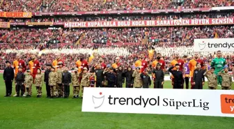 Galatasaray Teknik Direktörü Okan Buruk, Sivasspor maçına son oynadıkları 11 ile başladı