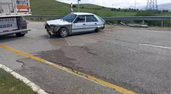 Elazığ'da Otomobil Bariyerlere Çarptı: 1 Yaralı
