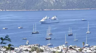 Bahamalar bayraklı kruvaziyer Bodrum'a geldi