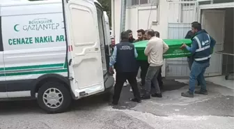 Hareket halindeki polis otosundan atlayan genç 12 günlük yaşam savaşını kaybetti