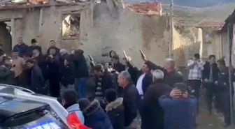 Afyonkarahisar'da Muhtarın Düğünde Tabancayla Ateş Etmesi Tepki Çekti