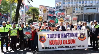 Zonguldak'ta trafik haftası kutlamasına kırmızı düdük dağıtıldı