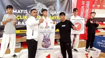 Diyarbakır Çermikli Sporcular Batman'da Karate Turnuvasında 9 Madalya Kazandı