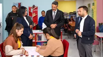 Hakkari'de Öğrencilere Kitap Desteği Sağlandı