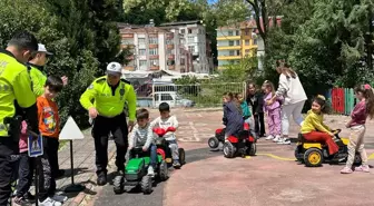 Salıpazarı'nda Anaokulu Öğrencilerine Trafik Eğitimi Verildi