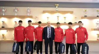 Ağrı Spor Lisesi Sporcuları Dünya Liseler Arası Atletizm Şampiyonası'na Uğurlandı