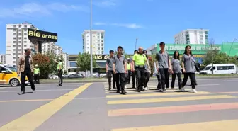 Diyarbakır'da Trafik Haftası Etkinliği Düzenlendi