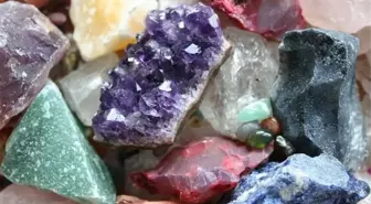 Doğal Taşların Özellikleri ve Faydaları: Hangi Kristal Ne İşe Yarar?