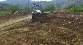 Sivas'ın Akıncılar ilçesinde tarlalara giden arazi yolları düzeltildi