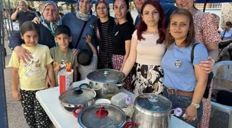 Antalya'da Ahmet Yesevi İlköğretim Okulu'nda Öğretmen ve Veli İşbirliğinde Kermes Düzenlendi