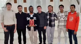 Bangladeşli öğrenci Sourav Müslüman oldu