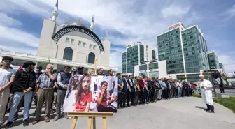 İsrail'in Gazze'ye saldırılarında hayatını kaybeden Müslümanlar için gıyabi cenaze namazı kılındı