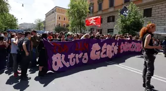 İtalya'da Doğum Oranları Konferansı Protestolarla Başladı
