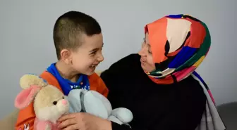 Doğuştan hastalığı olan çocuğun eğitimi için anneden büyük çaba