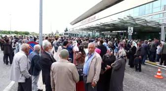 Elazığ'dan hacca giden vatandaşlar dualarla uğurlandı