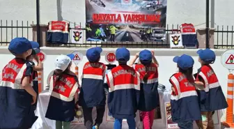 Aydın'da Jandarma Ekipleri Öğrencilere Trafik Eğitimi Verdi