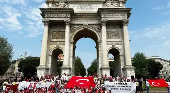 İtalya'da Türk vatandaşları çifte bayram coşkusu yaşadı