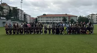 Manisa Futbol Kulübü U13 Takımı Anneler Günü'nde maç öncesi seremoni düzenledi