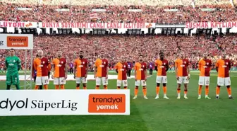 Galatasaray Teknik Direktörü Okan Buruk, Fatih Karagümrük maçına son oynadıkları 11 ile başladı