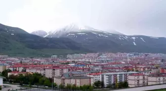 Erzurum'da Palandöken Dağı'nın yüksek kesimleri beyaza büründü