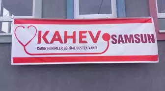 KAHEV, Anneler Günü Şenliğinde Depremzede Öğrencilere Yardım Etti