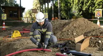 Toroslar EDAŞ, Mersin'de Elektrik Dağıtımı İçin Bakım ve Yatırım Çalışmalarını Sürdürdü