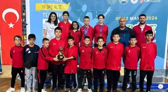 Erzincan İl Özel İdaresi Spor Kulübü Badminton Takımı Türkiye Şampiyonasında Başarı Yakaladı