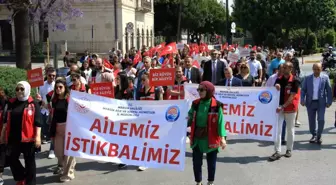 Mersin'de 'Ailemiz İstikbalimiz' temalı kortej yürüyüşü düzenlendi