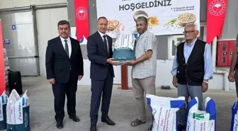 Tarsus'ta Çiftçilere Hibe Destekli Soya Tohumu Dağıtıldı