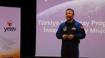 Türkiye'nin ilk astronotu Alper Gezeravcı, gençlere uzay yolculuğunu anlattı